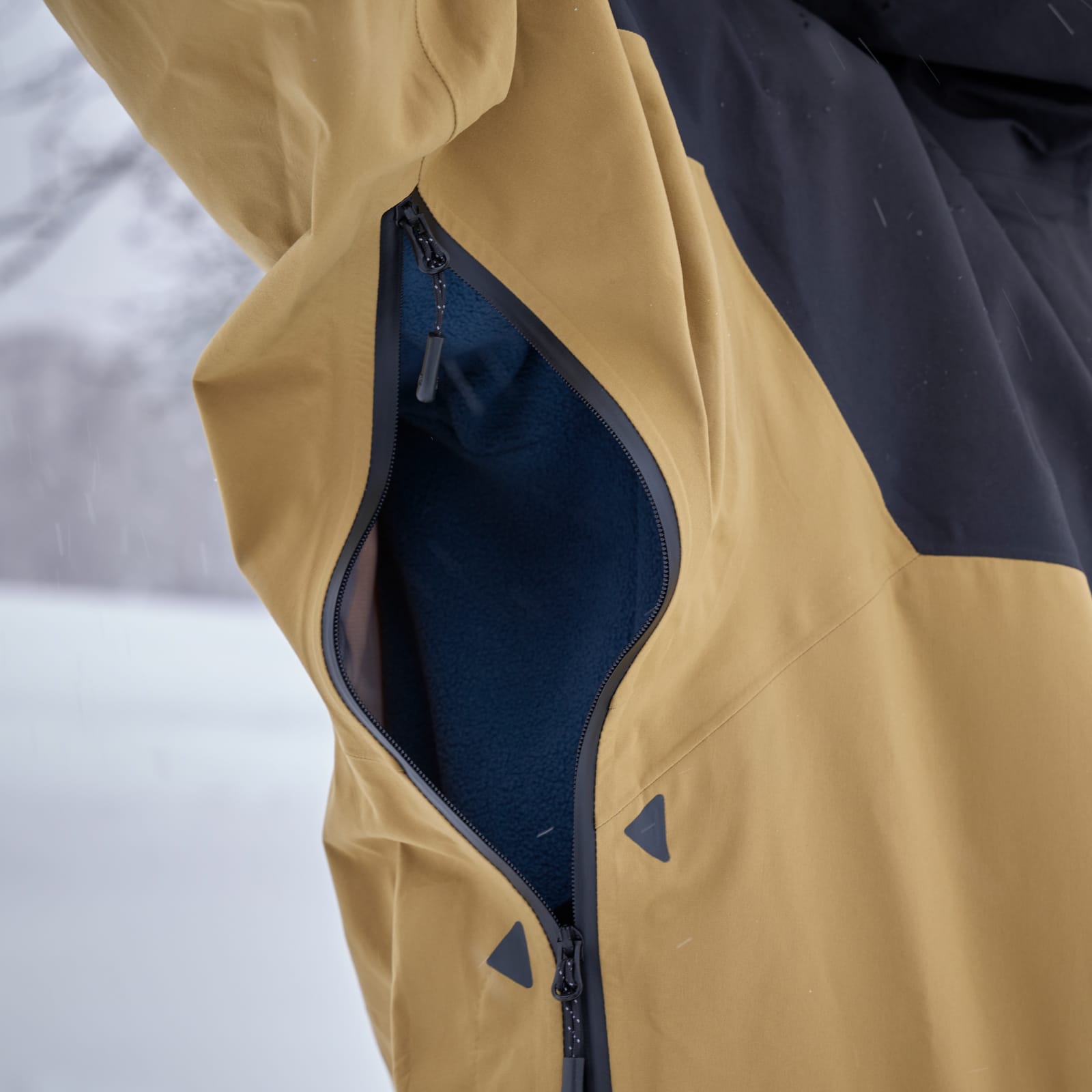 Winter hike by KARRIMOR 2025 Autumn＆Winter | KARRIMOR カリマー